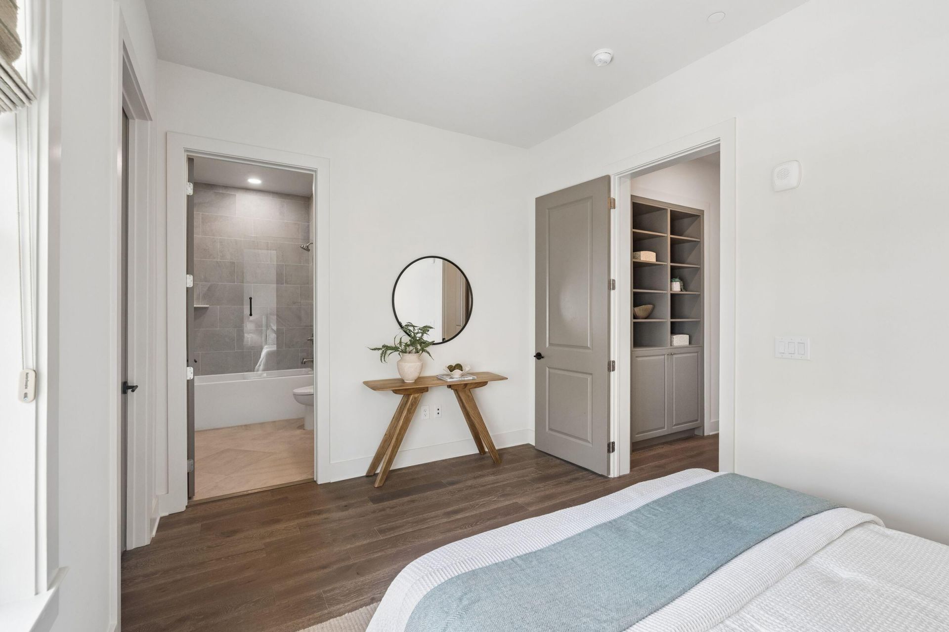 600 Waterman Street Photo 44