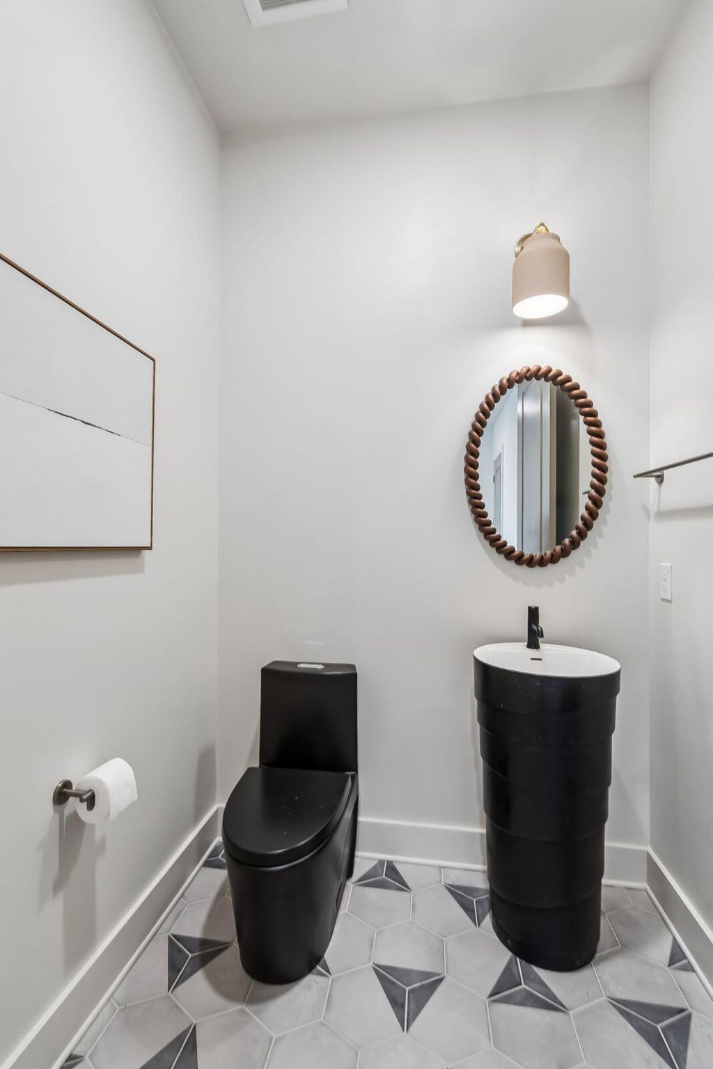 600 Waterman Street Photo 49