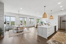 600 Waterman Street photo 4