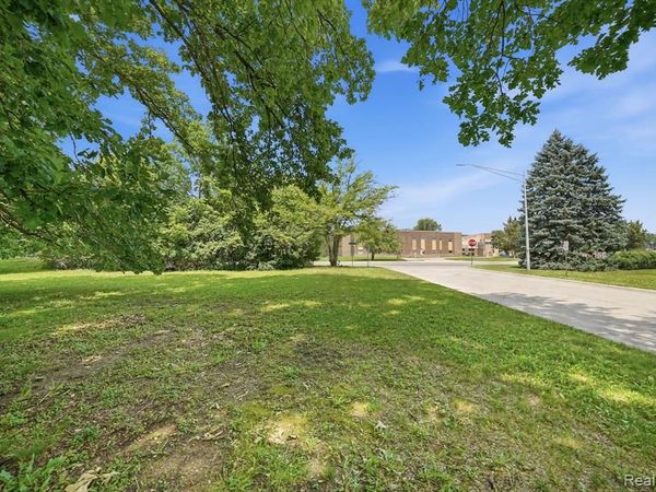 28993 Monterey Drive , Southfield, MI 48076