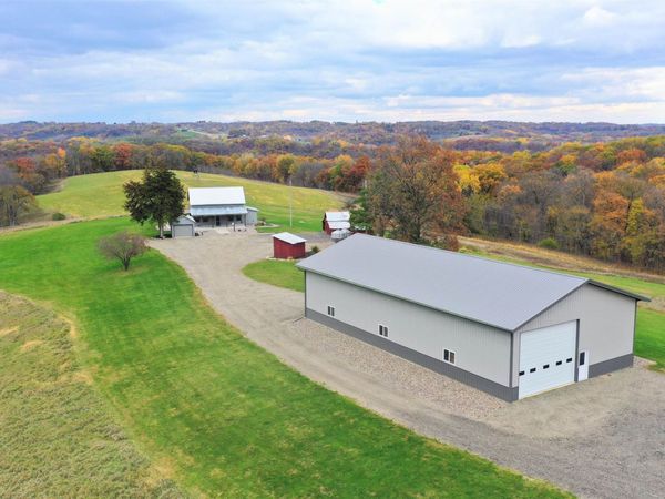 30305 138th Street, McGregor, IA 52157