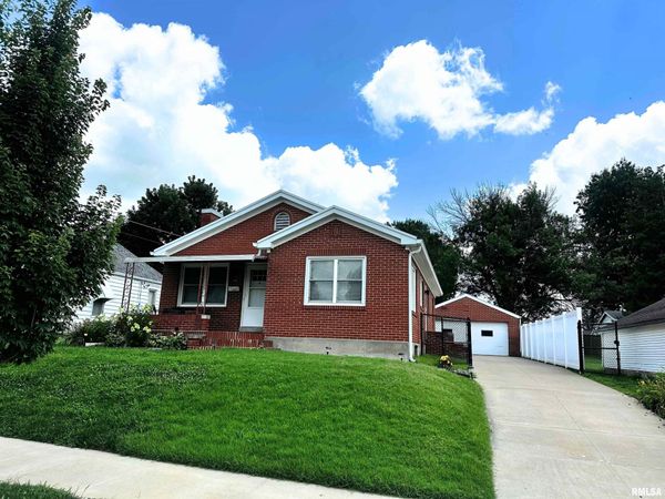 910 N 22ND Street, Quincy, IL 62301