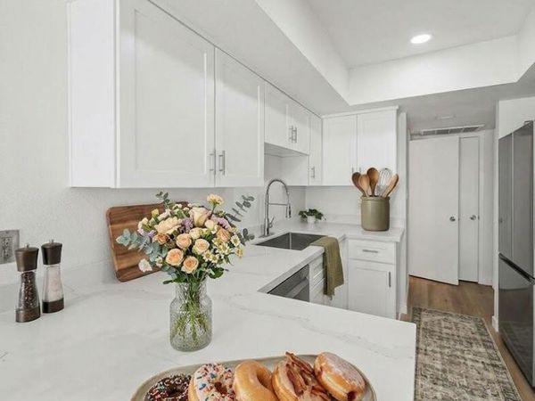 1926 E DUKE Drive, Tempe, AZ 85283