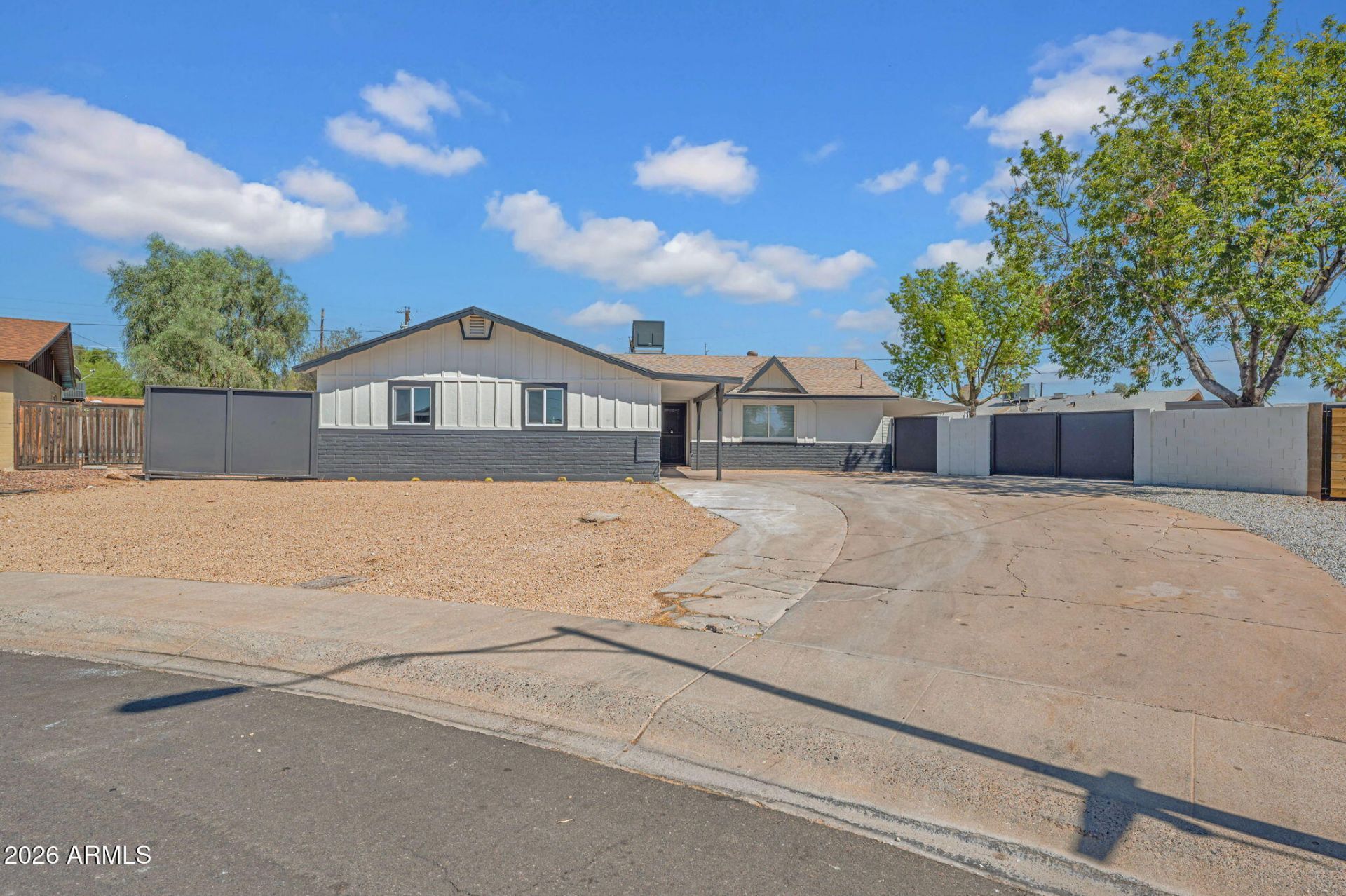 3117 W Pershing Avenue, Phoenix, AZ 85029 Main Photo