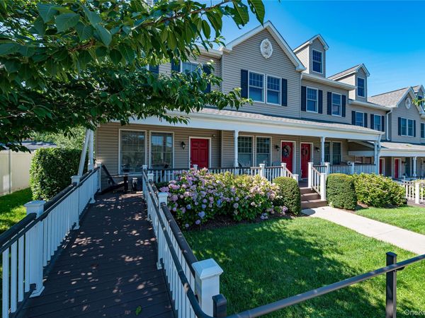 7 Nathan Hale Drive , Unit A, Huntington, NY 11743