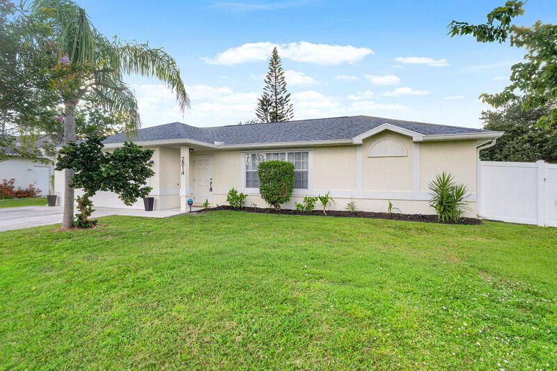 2814 SE Melaleuca Boulevard, Port Saint Lucie, FL 34952 Photo