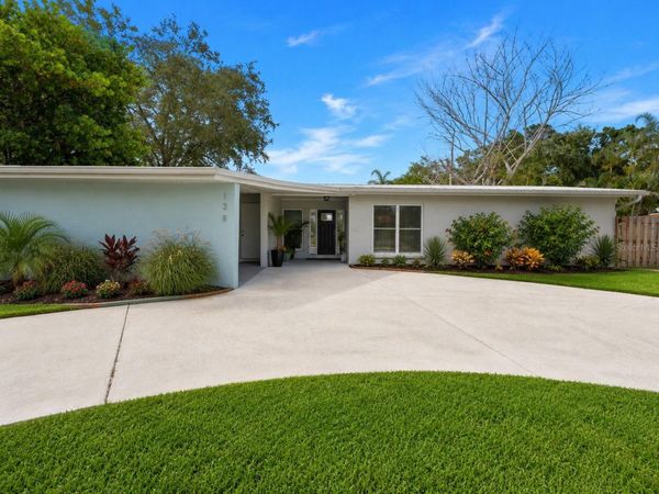 138 HOLLY AVENUE, SARASOTA, FL 34243
