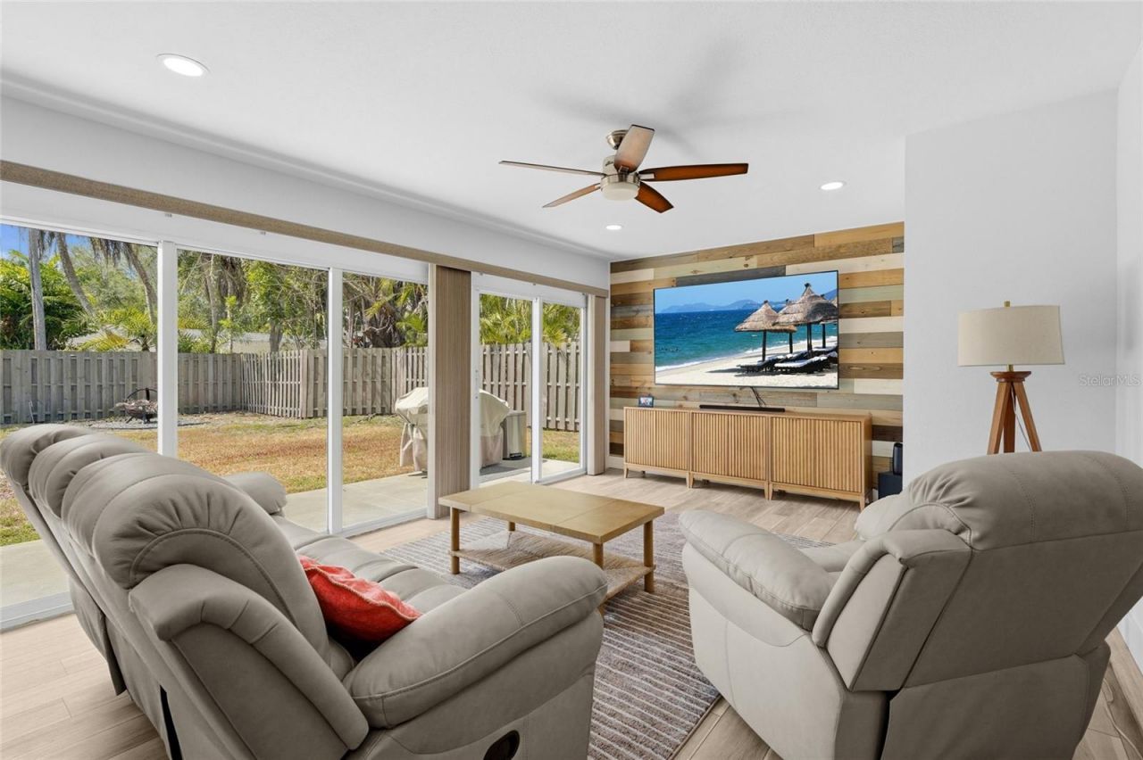 138 Holly Avenue, Sarasota, FL 34243 Photo