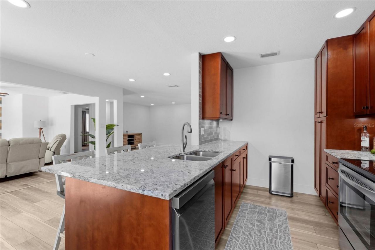 138 Holly Avenue, Sarasota, FL 34243 Photo