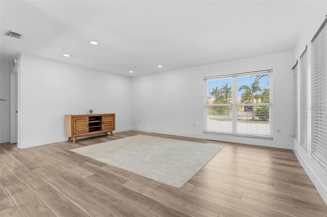 138 Holly Avenue, Sarasota, FL 34243 Photo