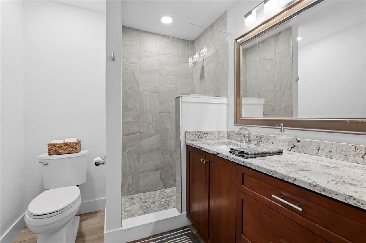 138 Holly Avenue, Sarasota, FL 34243 Photo