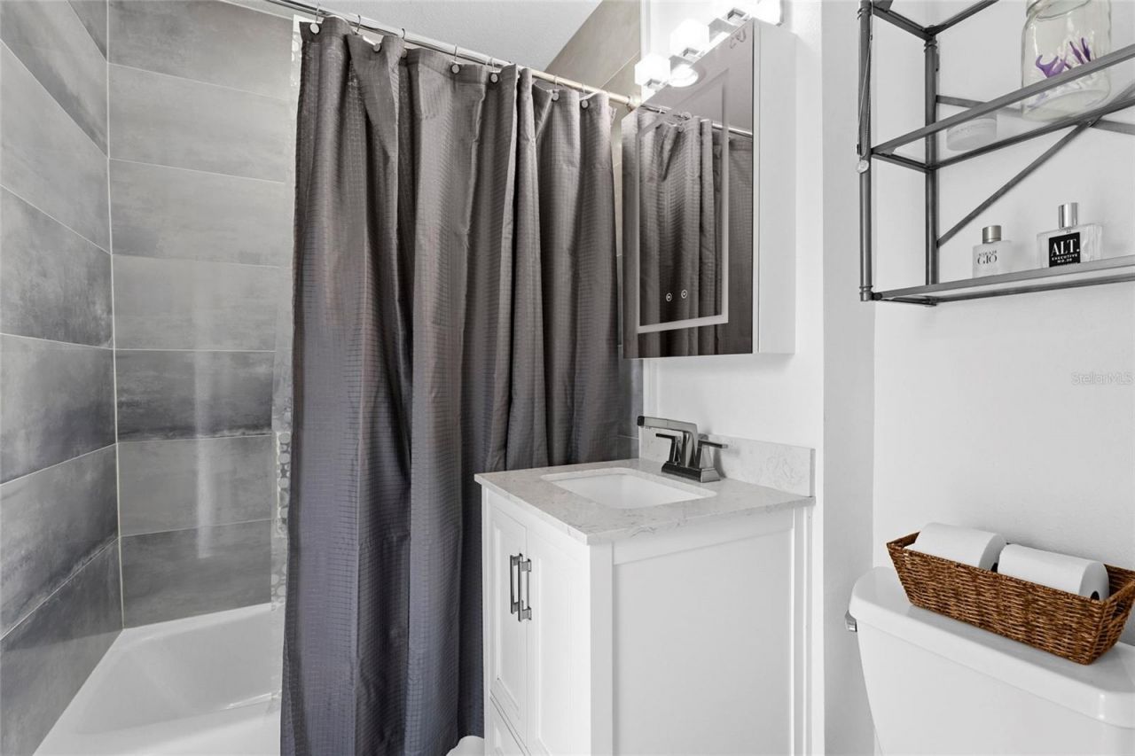 138 Holly Avenue, Sarasota, FL 34243 Photo