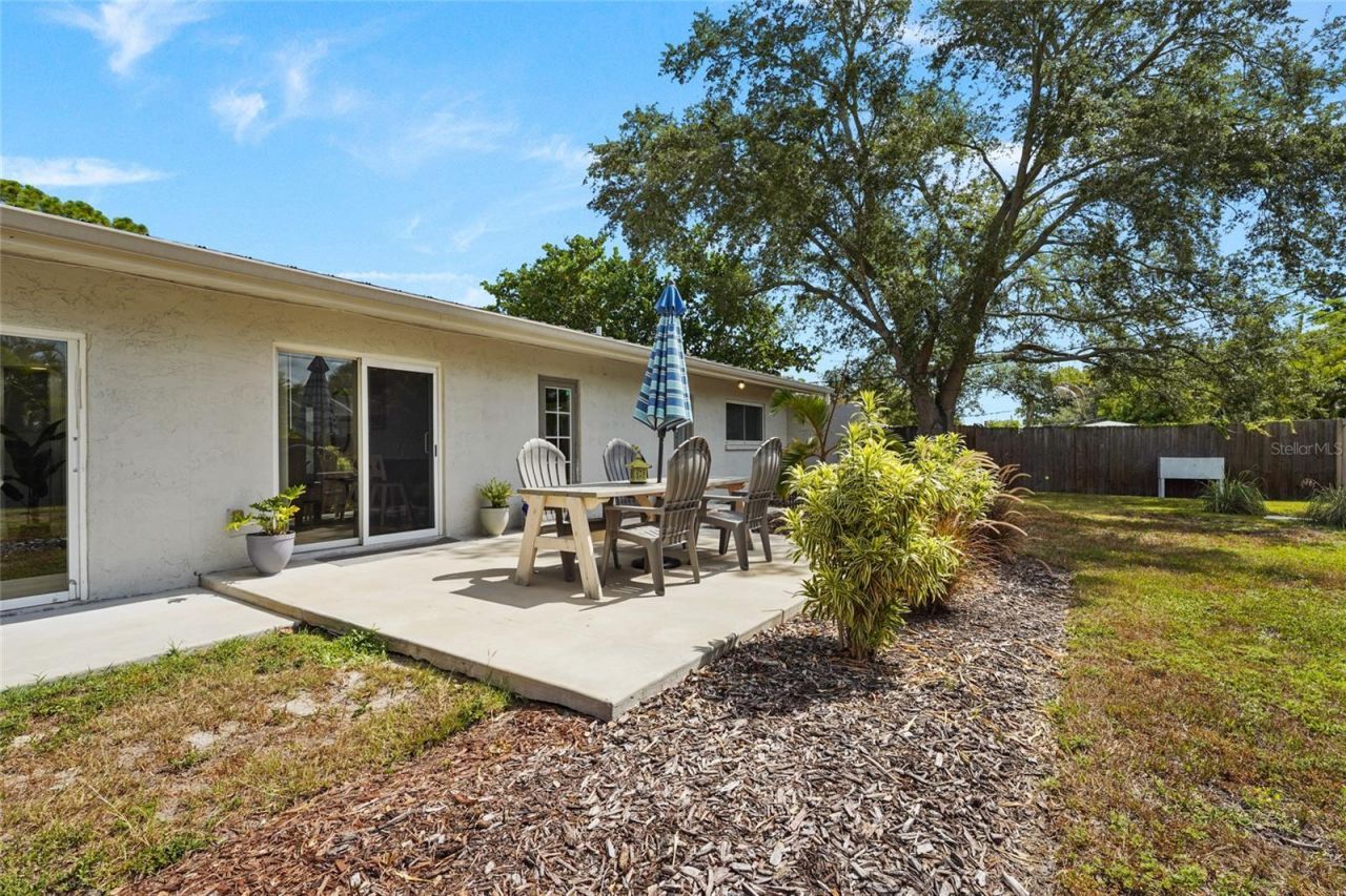 138 Holly Avenue, Sarasota, FL 34243 Photo