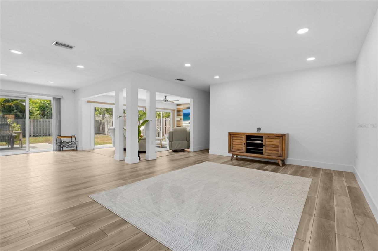 138 Holly Avenue, Sarasota, FL 34243 Photo