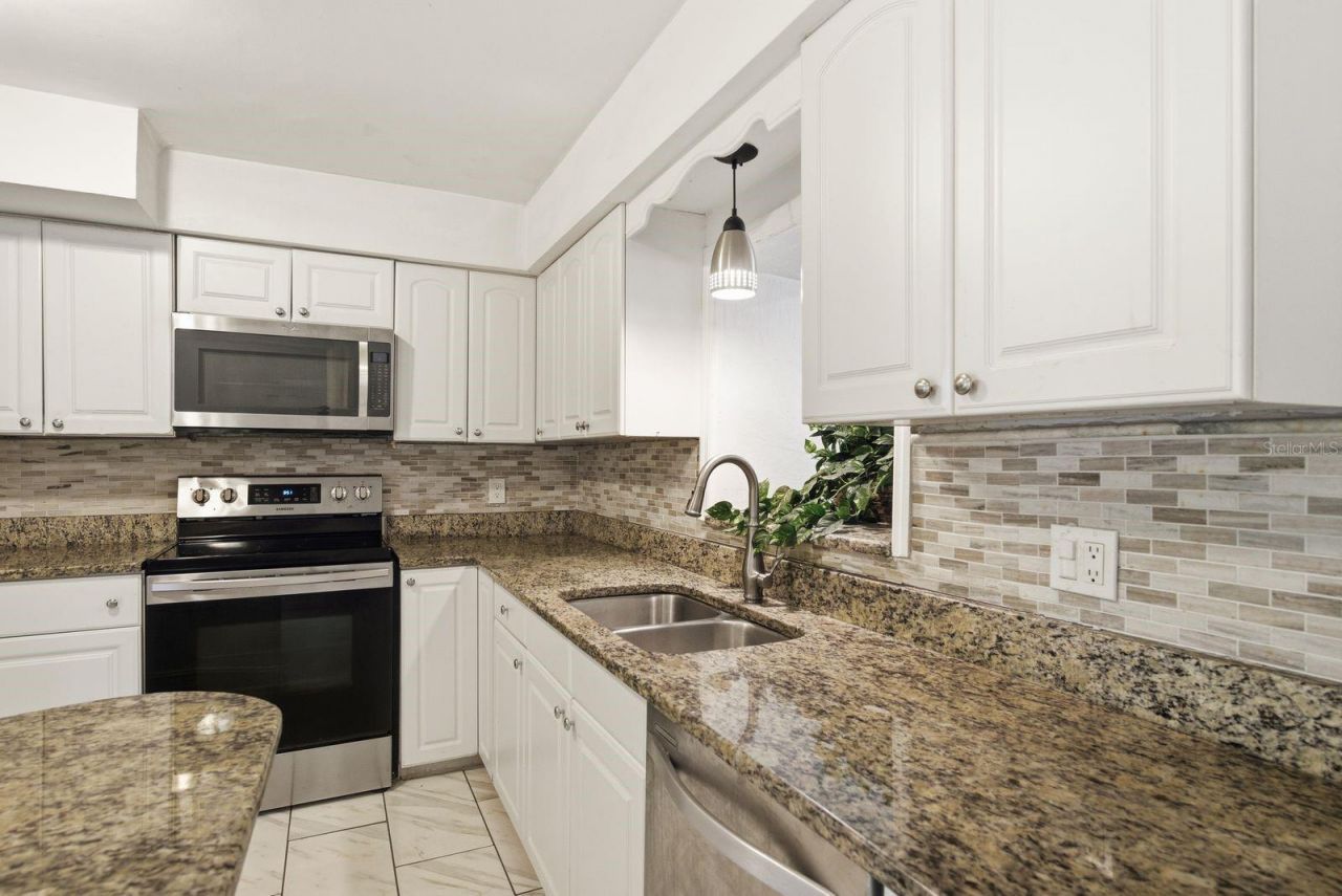 850 36th Avenue S, Saint Petersburg, FL 33705 Photo
