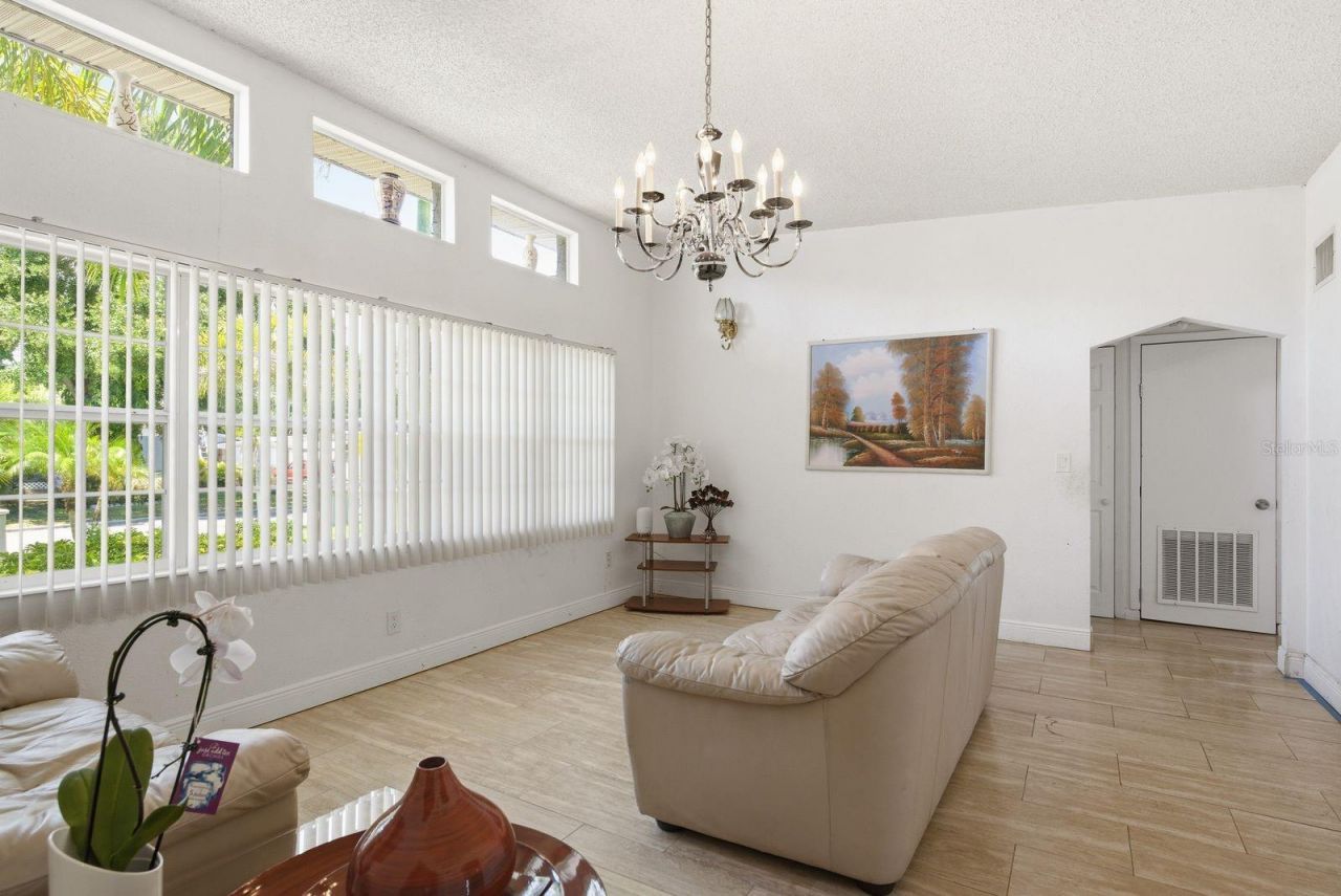 850 36th Avenue S, Saint Petersburg, FL 33705 Photo