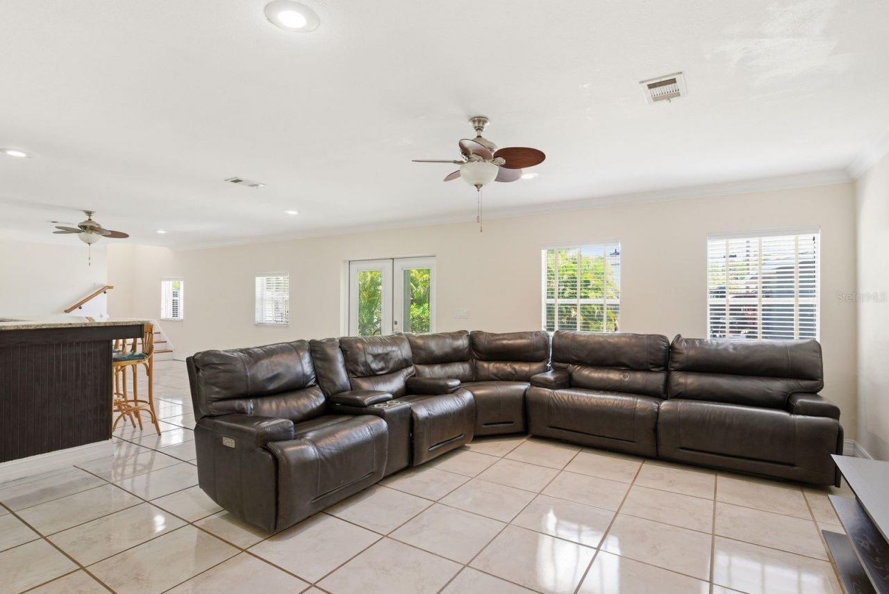 850 36th Avenue S, Saint Petersburg, FL 33705 Photo