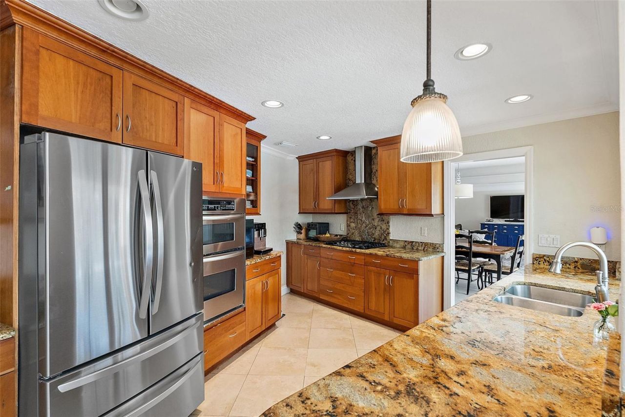 1985 Carolina Avenue Ne, Saint Petersburg, FL 33703 Photo