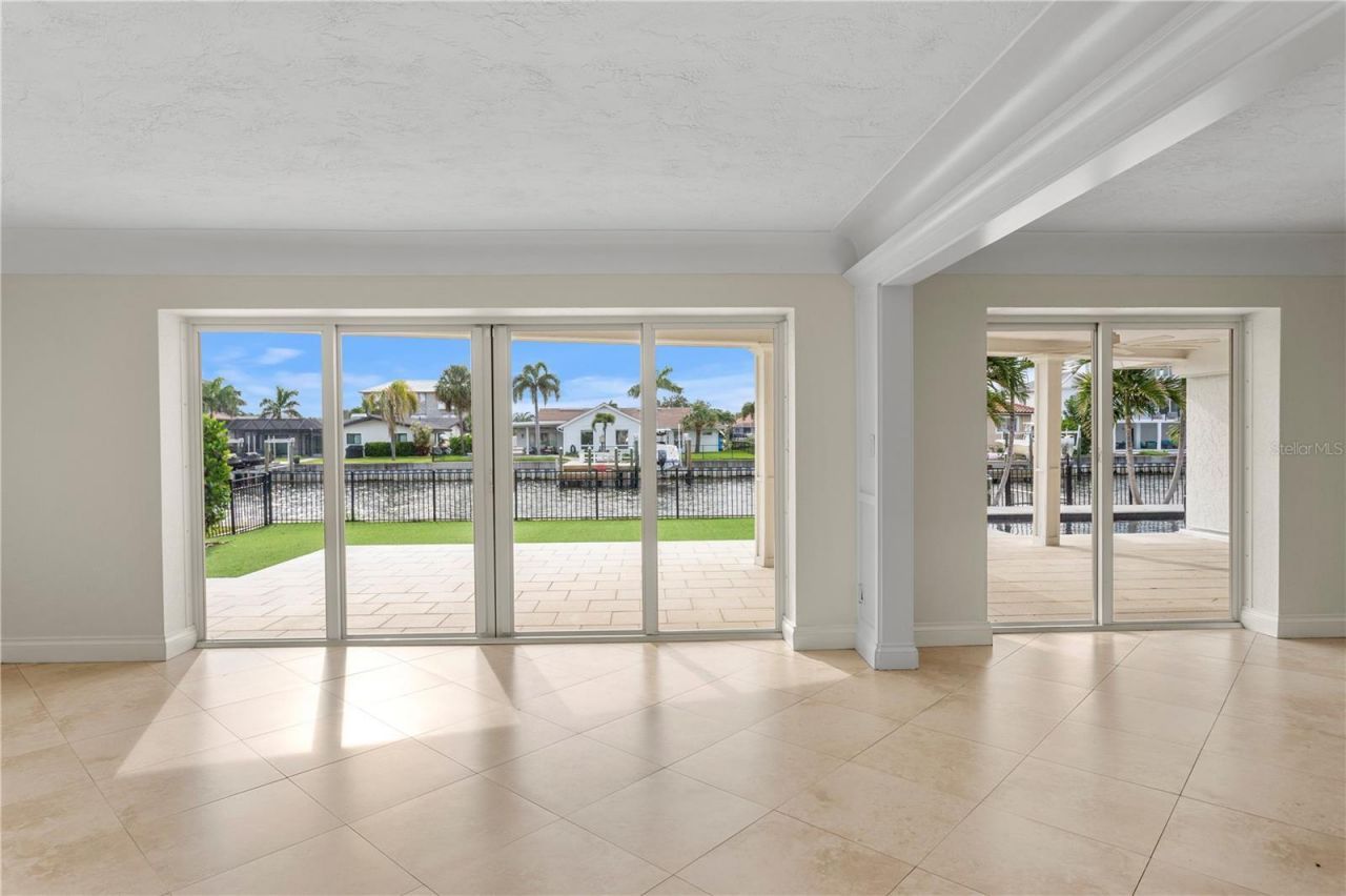 1985 Carolina Avenue Ne, Saint Petersburg, FL 33703 Photo