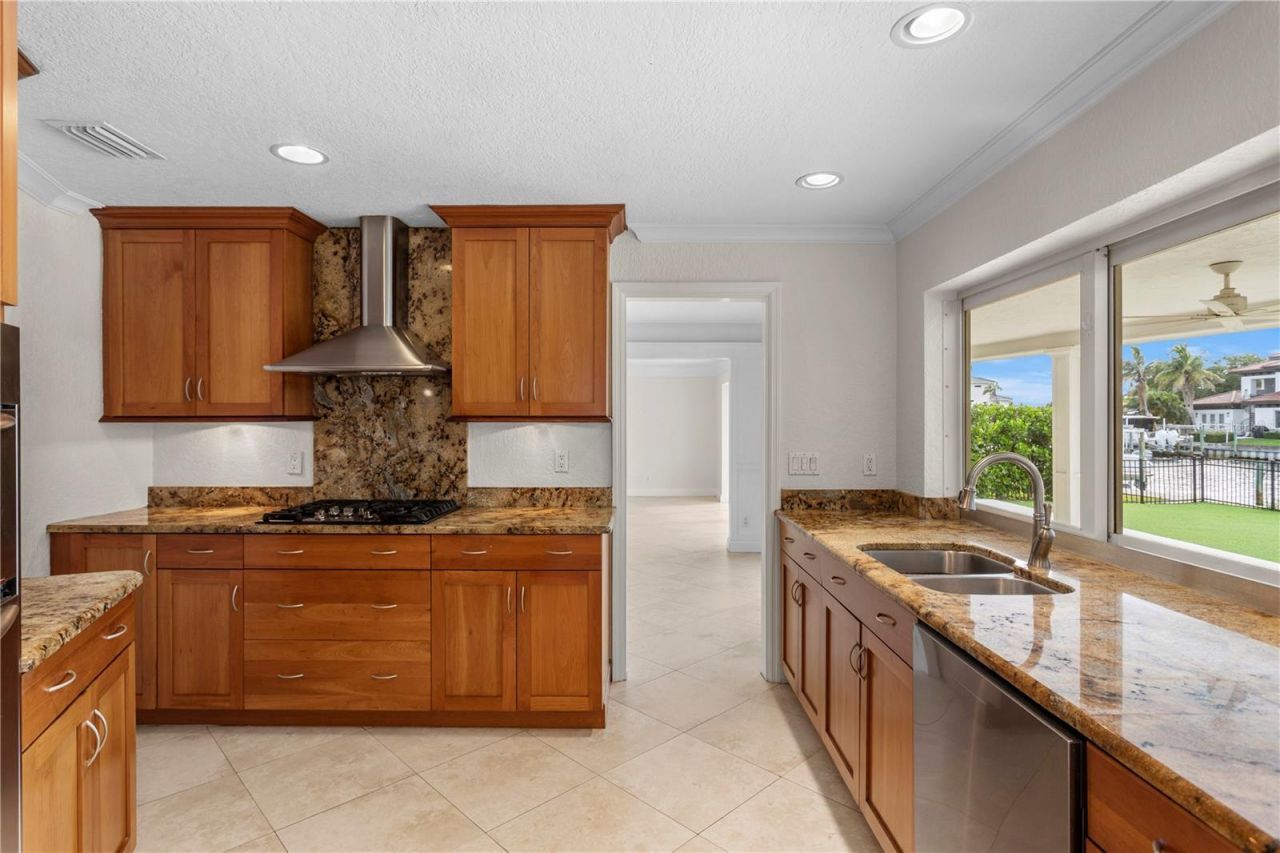 1985 Carolina Avenue Ne, Saint Petersburg, FL 33703 Photo