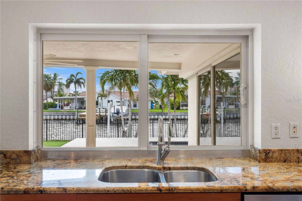 1985 Carolina Avenue Ne, Saint Petersburg, FL 33703 Photo