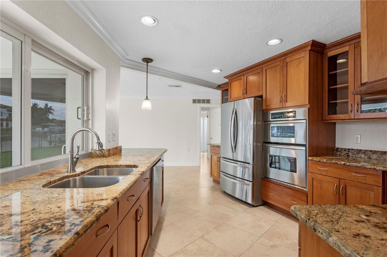 1985 Carolina Avenue Ne, Saint Petersburg, FL 33703 Photo