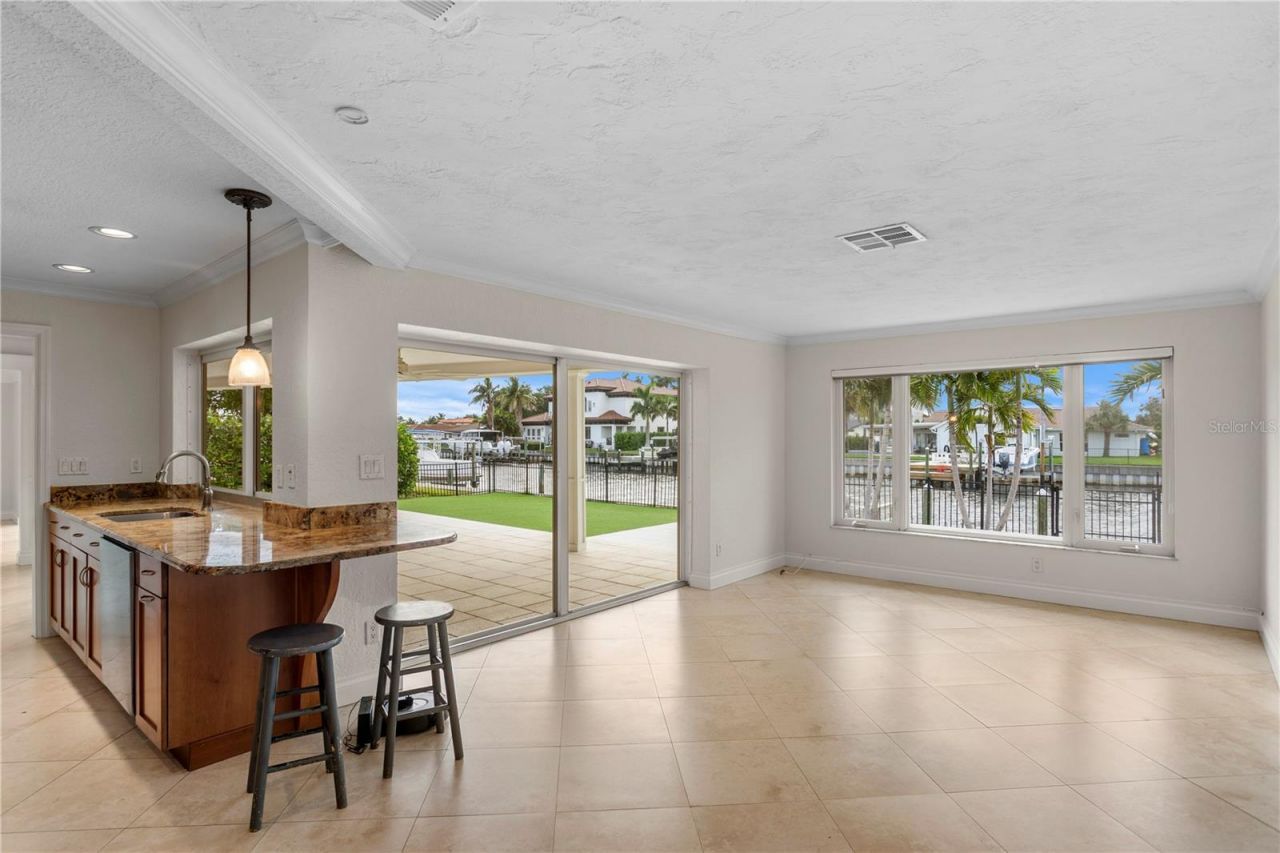 1985 Carolina Avenue Ne, Saint Petersburg, FL 33703 Photo