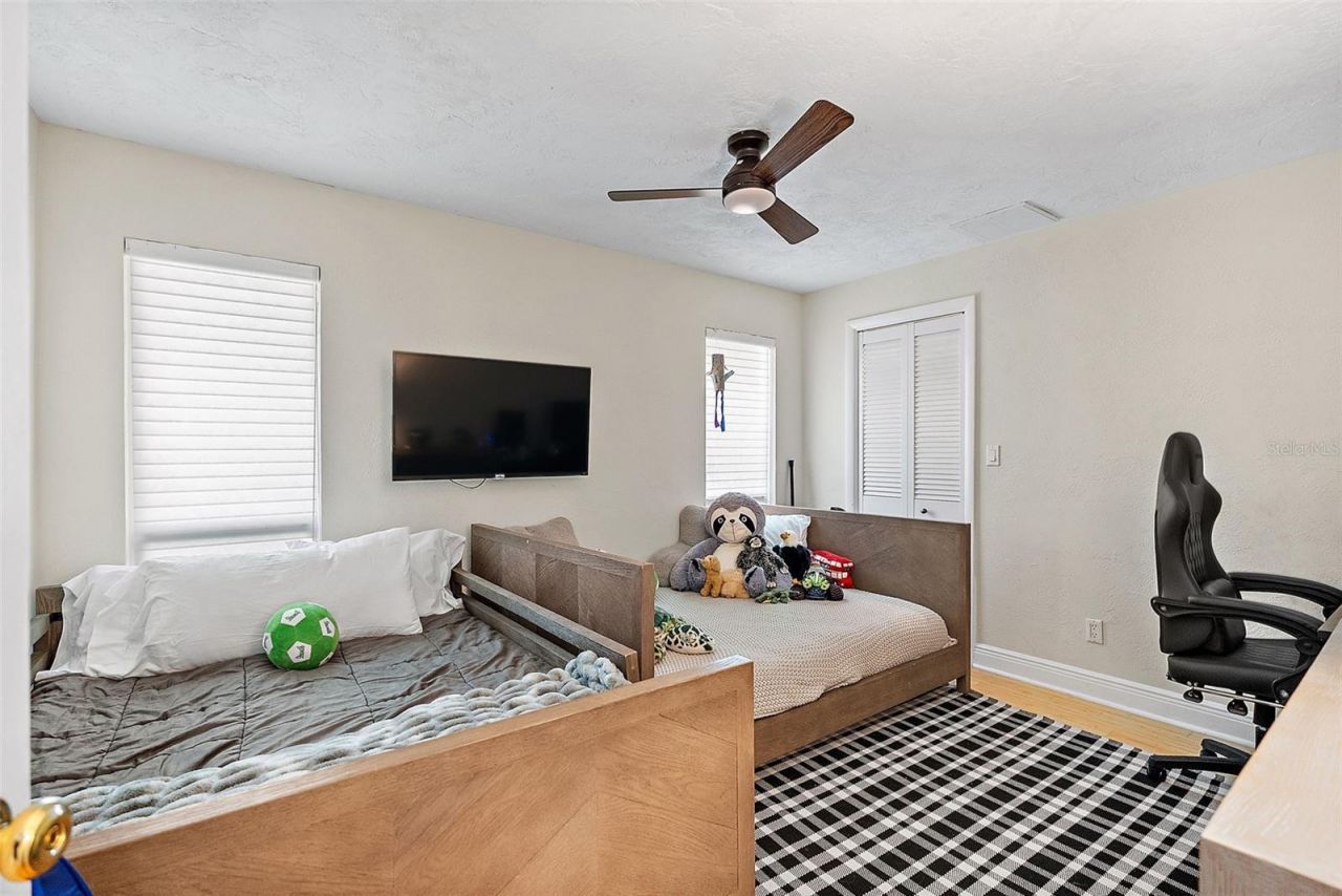 1985 Carolina Avenue Ne, Saint Petersburg, FL 33703 Photo
