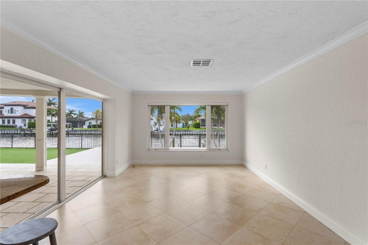 1985 Carolina Avenue Ne, Saint Petersburg, FL 33703 Photo