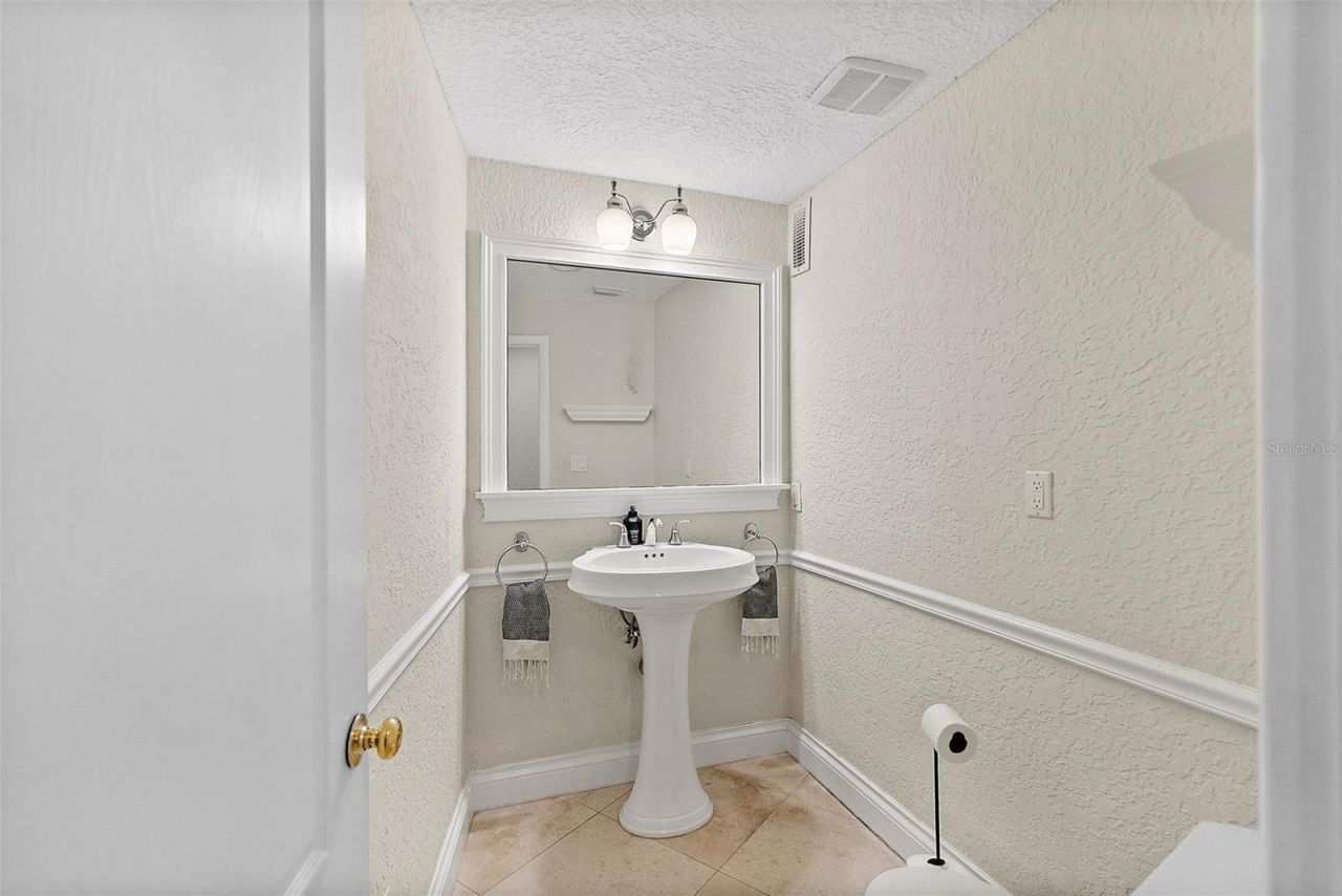 1985 Carolina Avenue Ne, Saint Petersburg, FL 33703 Photo