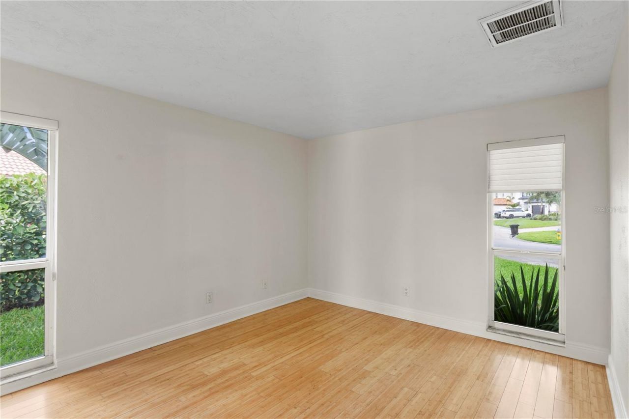 1985 Carolina Avenue Ne, Saint Petersburg, FL 33703 Photo