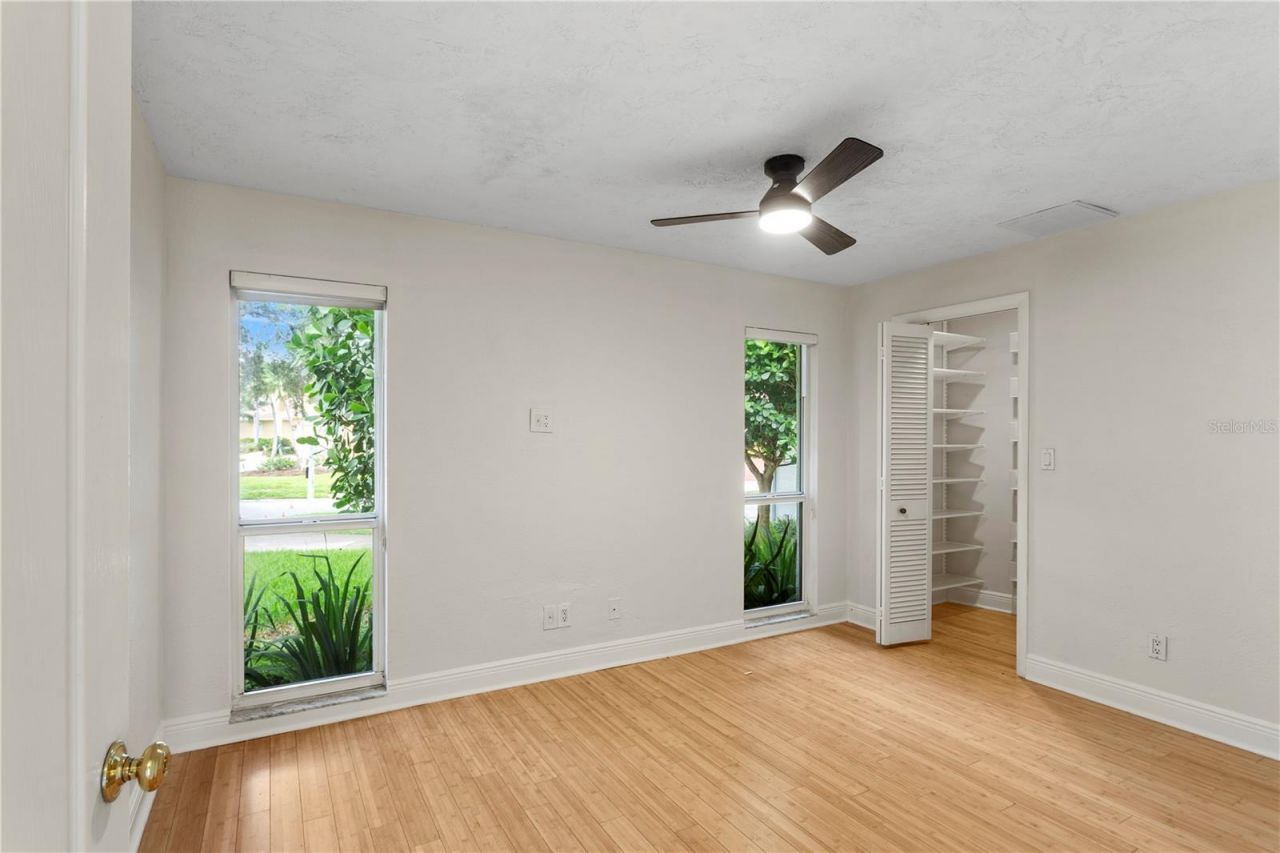 1985 Carolina Avenue Ne, Saint Petersburg, FL 33703 Photo