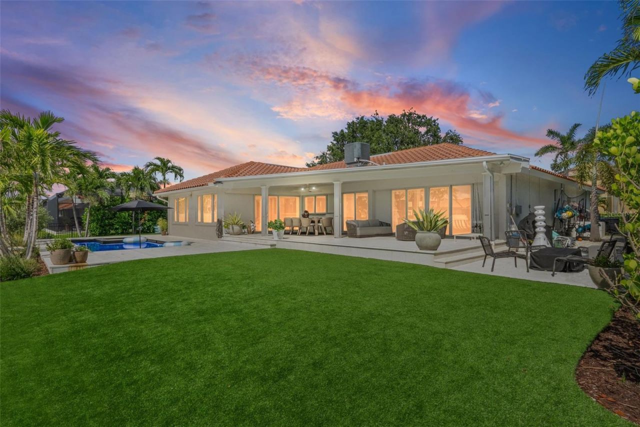 1985 Carolina Avenue Ne, Saint Petersburg, FL 33703 Photo