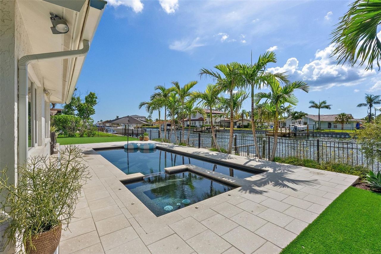 1985 Carolina Avenue Ne, Saint Petersburg, FL 33703 Photo