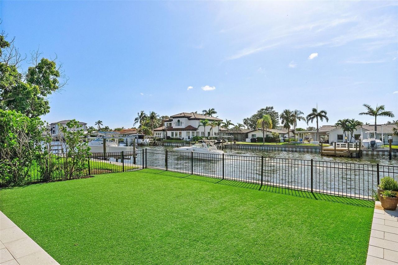 1985 Carolina Avenue Ne, Saint Petersburg, FL 33703 Photo