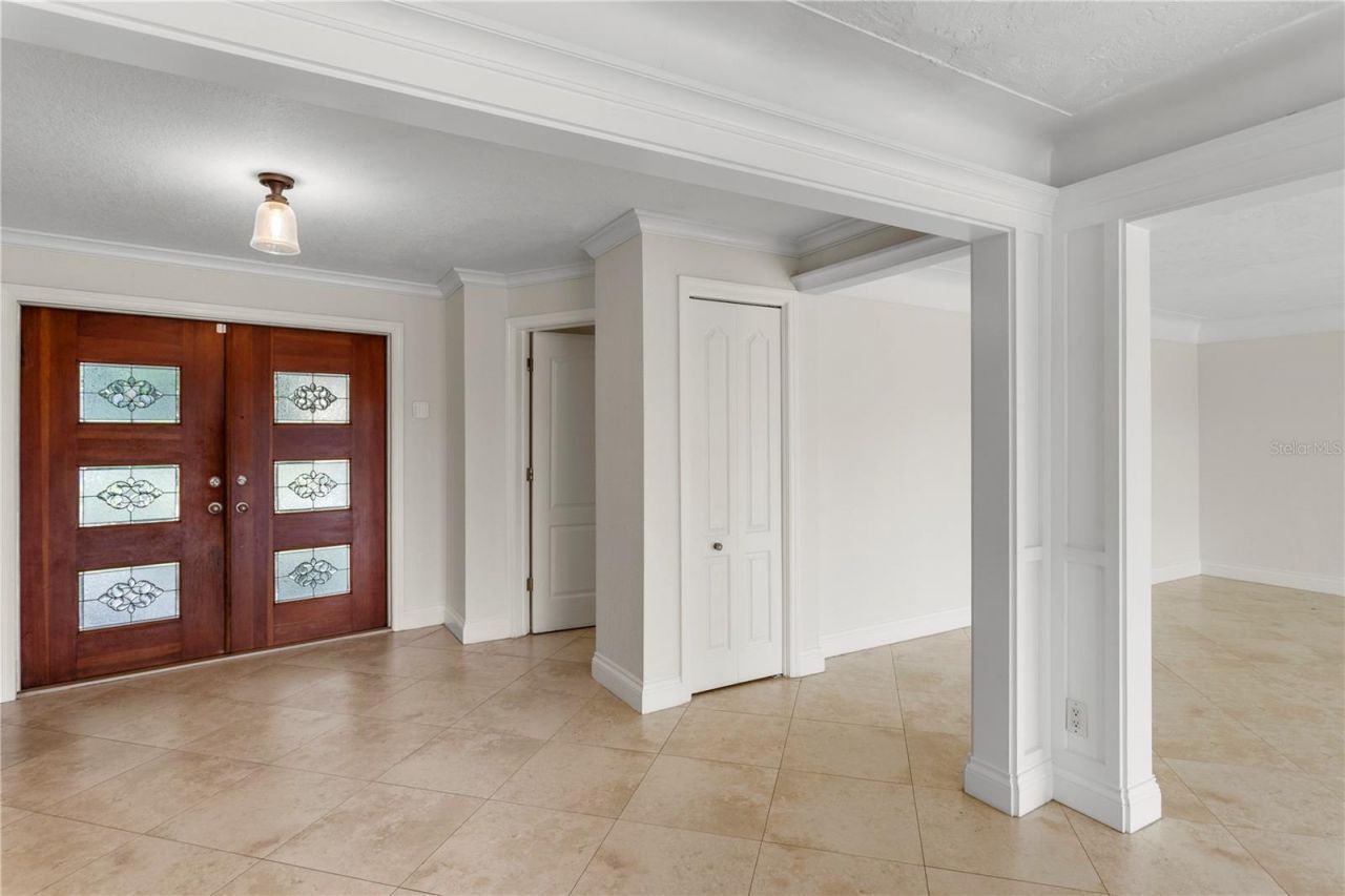 1985 Carolina Avenue Ne, Saint Petersburg, FL 33703 Photo