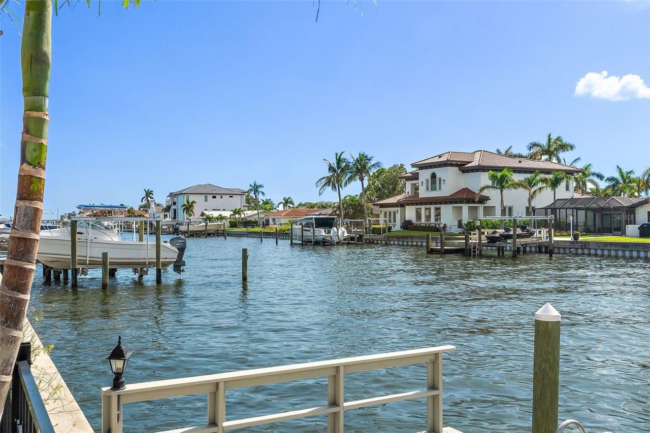 1985 Carolina Avenue Ne, Saint Petersburg, FL 33703 Photo