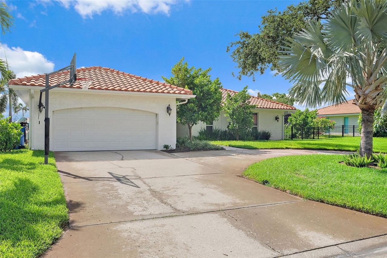 1985 Carolina Avenue Ne, Saint Petersburg, FL 33703 Photo