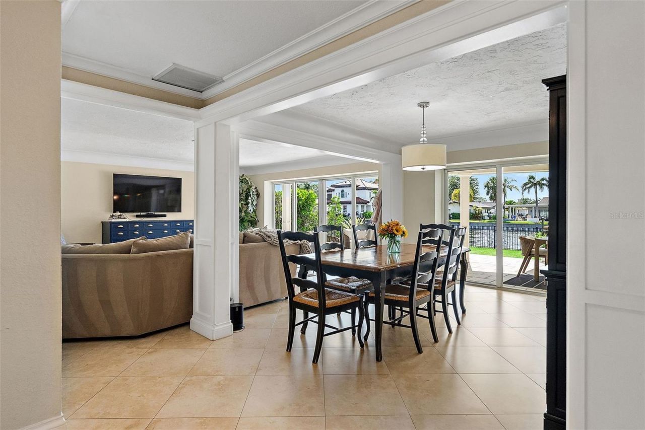 1985 Carolina Avenue Ne, Saint Petersburg, FL 33703 Photo
