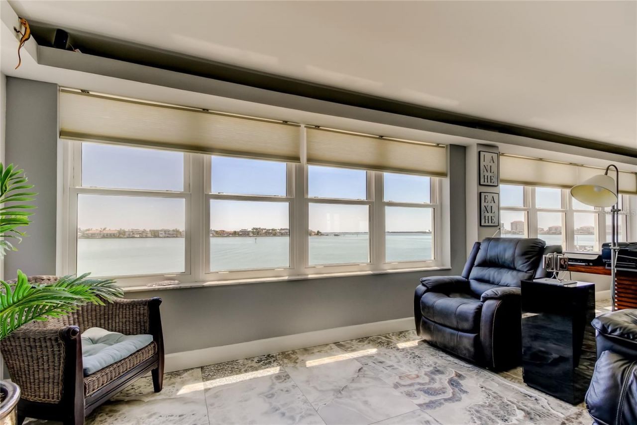 5200 Brittany Drive S, Unit 204, Saint Petersburg, FL 33715 Photo