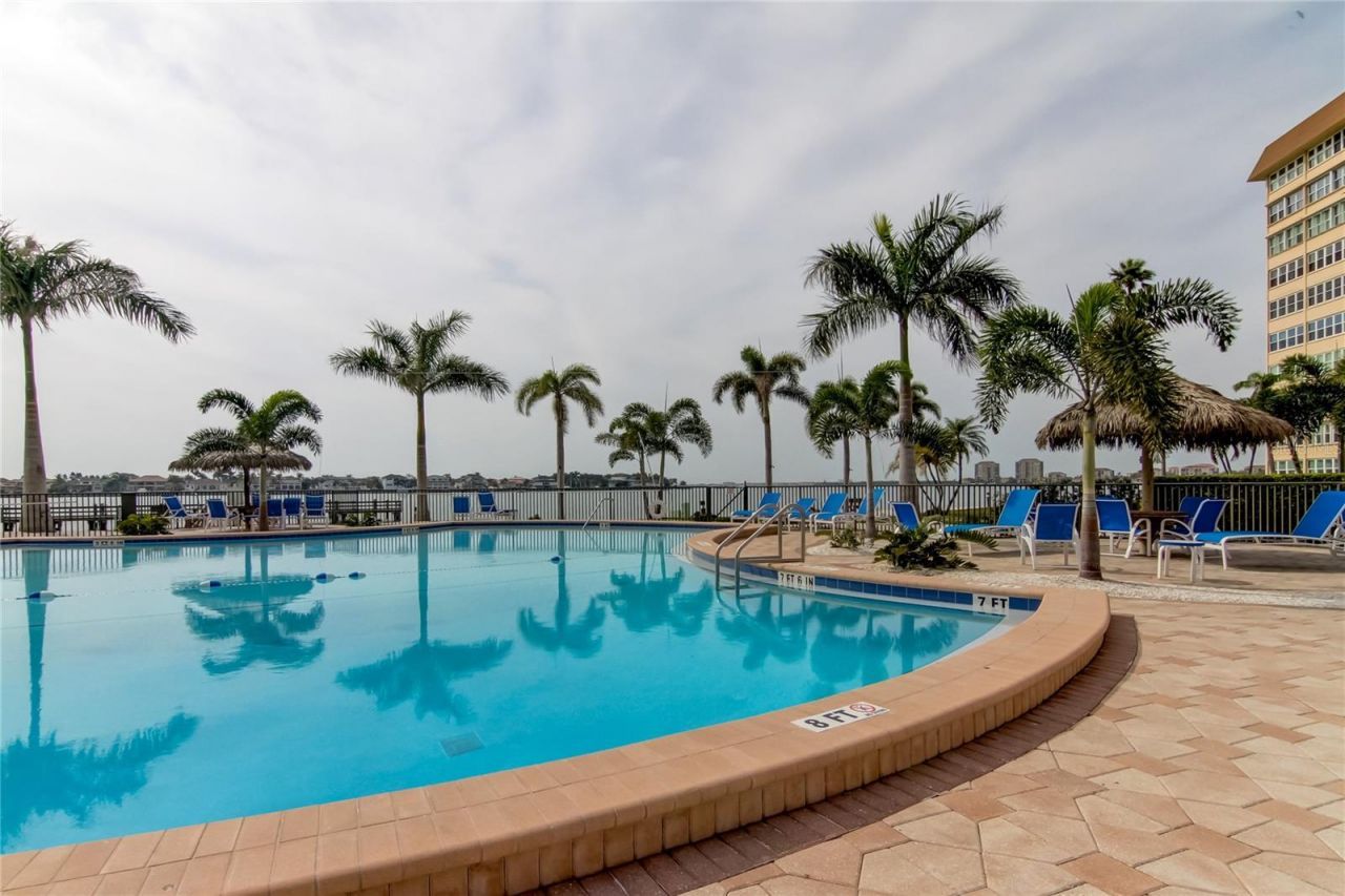 5200 Brittany Drive S, Unit 204, Saint Petersburg, FL 33715 Photo