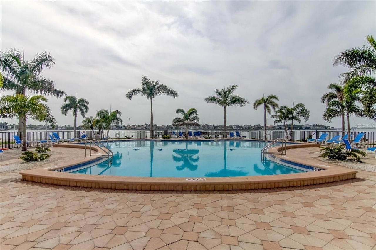 5200 Brittany Drive S, Unit 204, Saint Petersburg, FL 33715 Photo