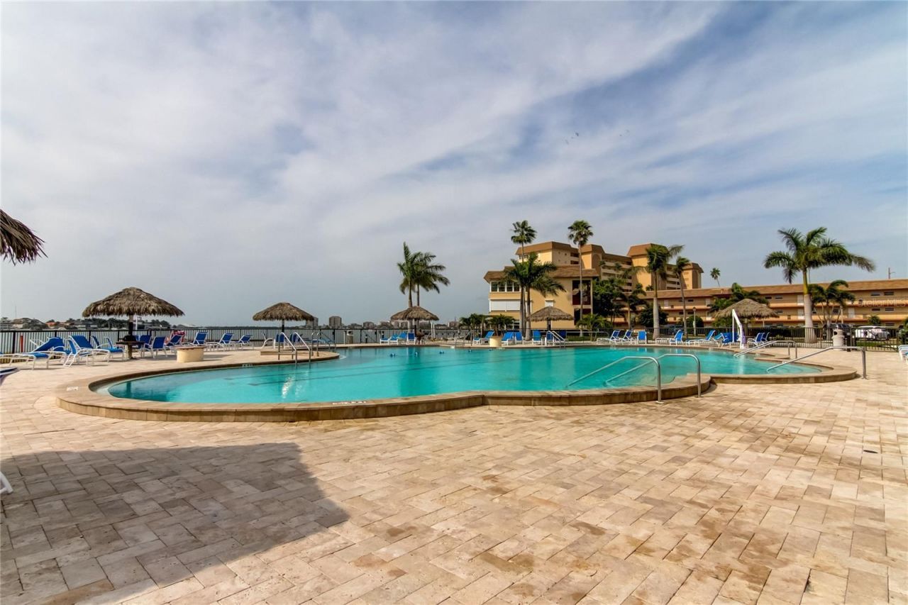 5200 Brittany Drive S, Unit 204, Saint Petersburg, FL 33715 Photo