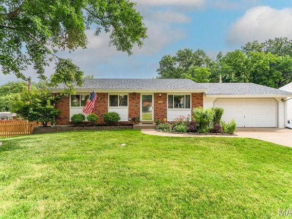 3731 Calef Drive, St Louis, MO 63125