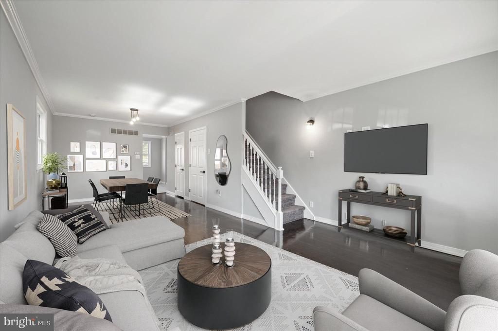 725 MT VERNON AVENUE, FOLSOM, PA 19033