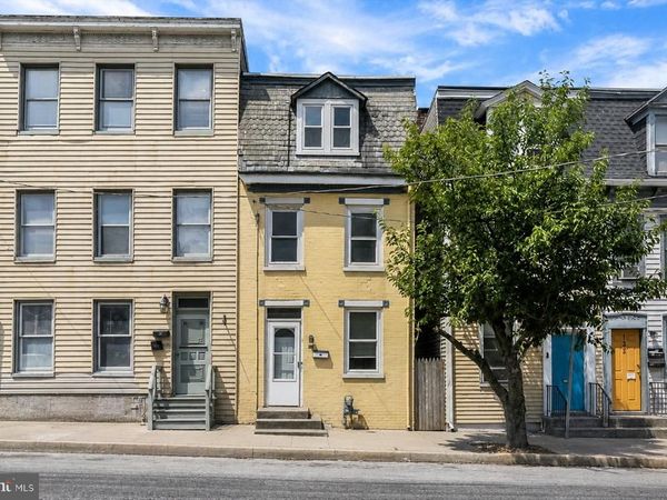 136 S QUEEN STREET, YORK, PA 17403