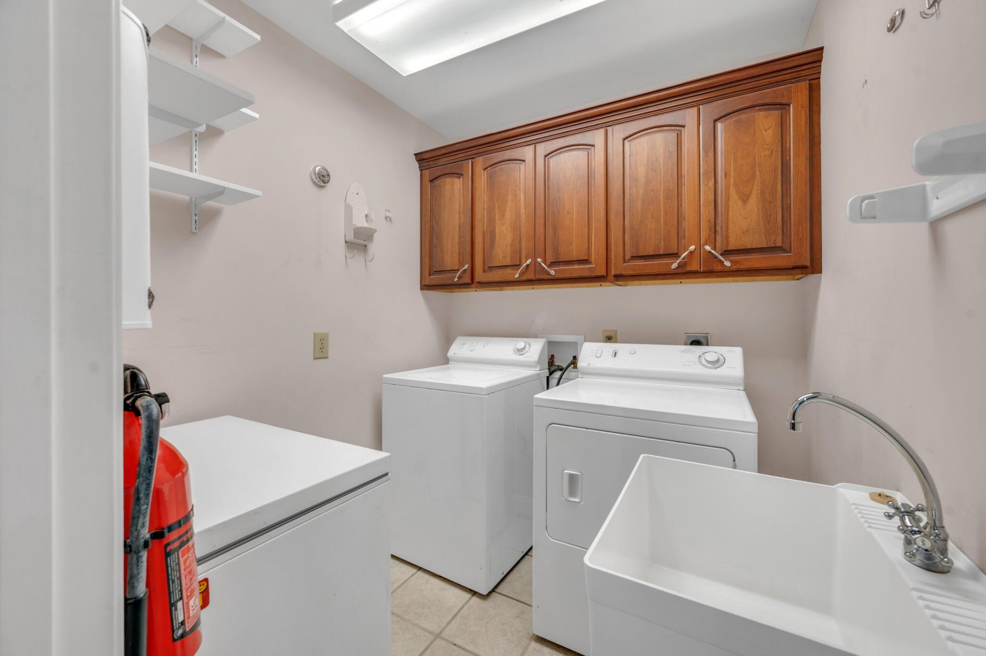 21 Aiken Street Photo 12