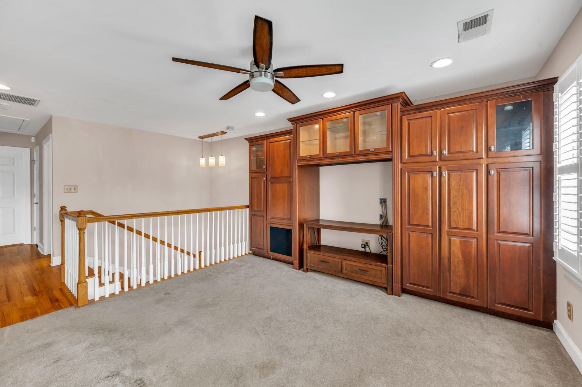 21 Aiken Street Photo 20