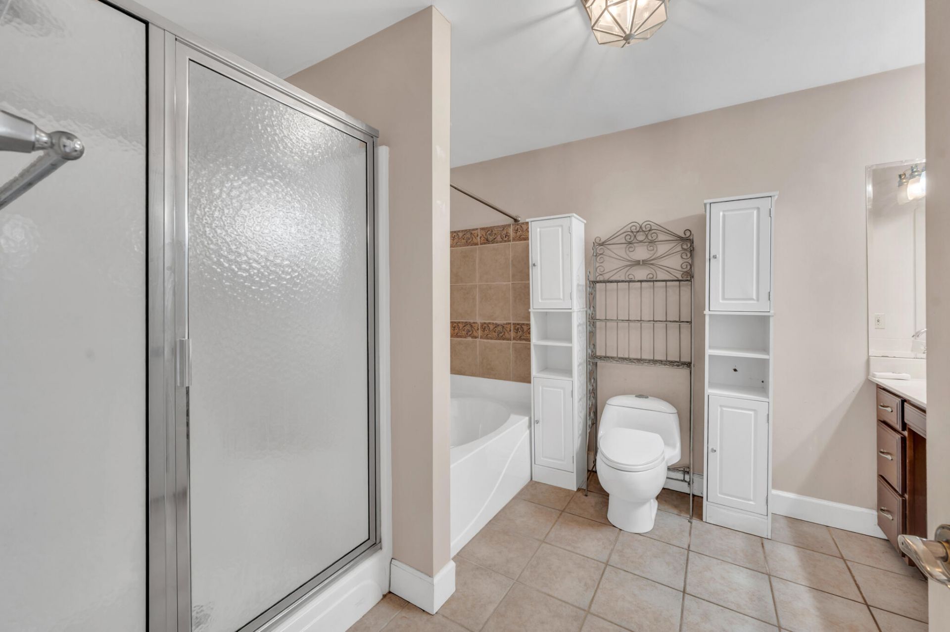 21 Aiken Street Photo 28