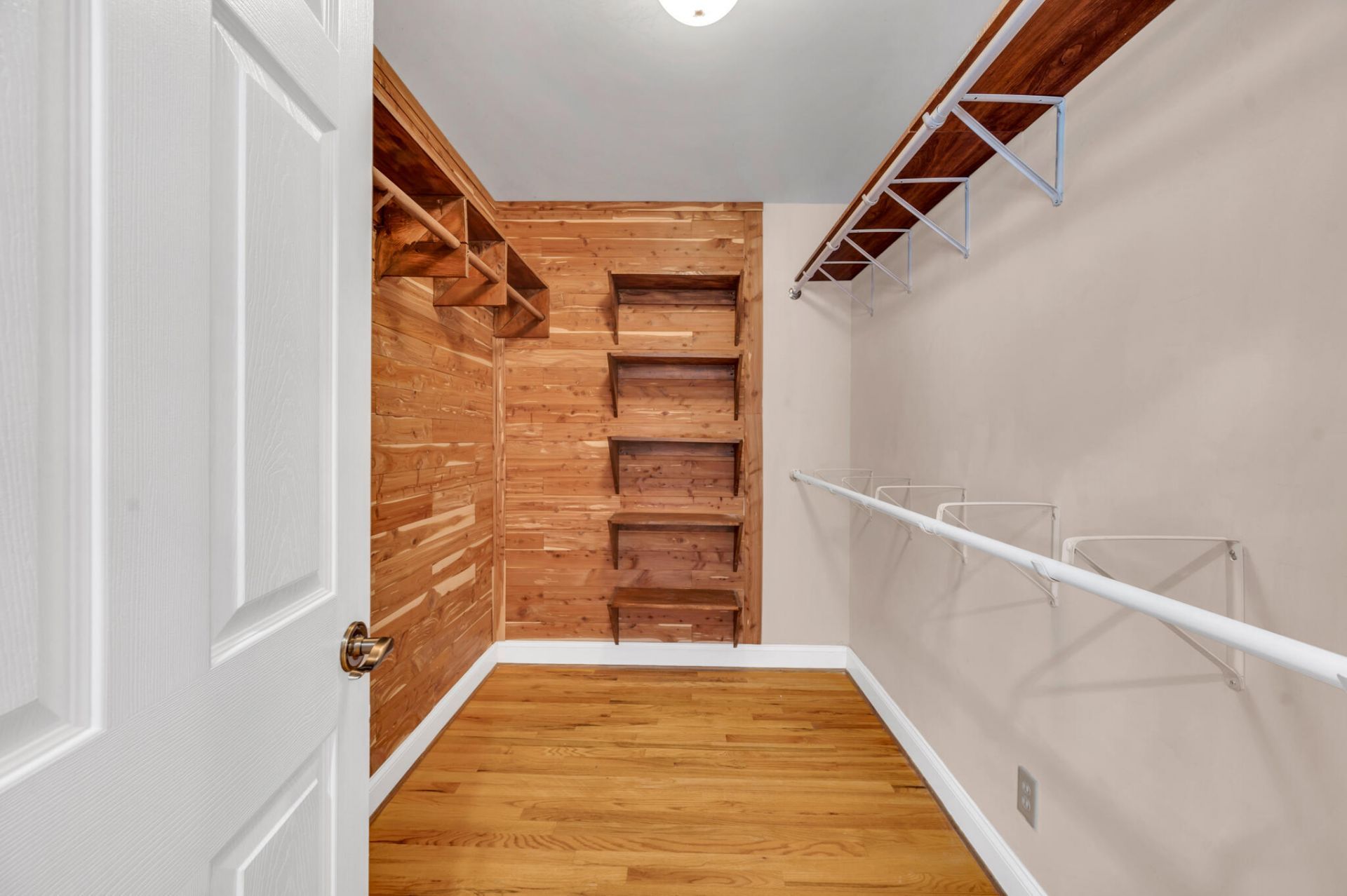 21 Aiken Street Photo 31